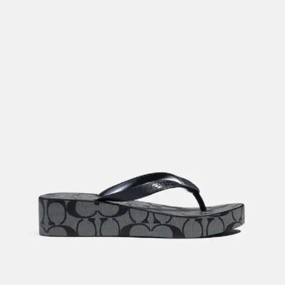 $89 *NEW* COACH Signature Flip Flop (8 & 9) - Picture 2 of 5